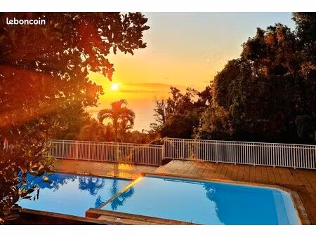 joli t2 dans residence avec piscine