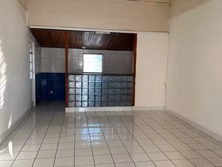 appartement f3 à la riviere des pluies