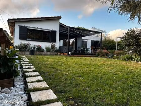 maison familiale de 119 m² – piscine  jardin arboré – chambéry villenave-d’ornon