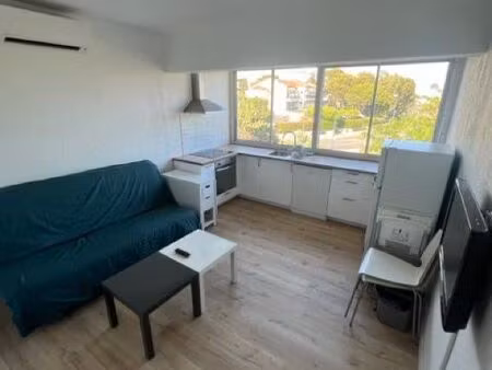 ? à louer à l’année – charmant studio cabine à 200 m de la plage de la favière – bormes-le
