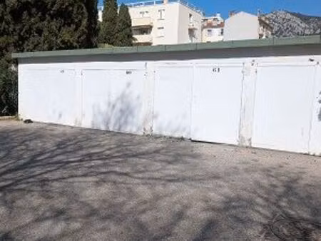 garage fermé sécurisé dans residence toulon centre/est