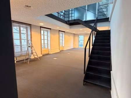 à louer - bureau de 130 m2 au centre-ville- avenue victor hugo  tulle