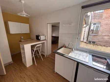location centre ville d'aurillac d'un appartement t1 avec mezzanine
