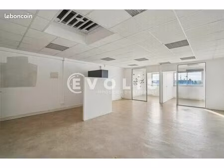 bureau 65 m²