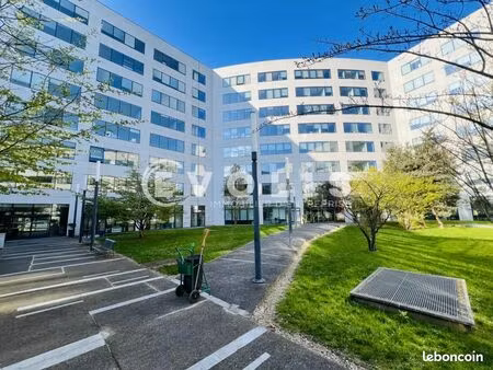 bureaux 372 m²
