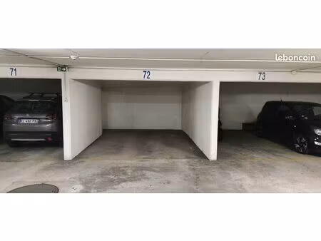 parking à 3 minutes de la gare de puteaux