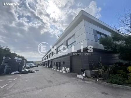 local d'activité 1 130 m²