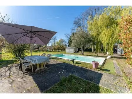maison moderne avec piscine à cestas