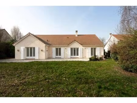 maison rénovée de 150 m² avec grand jardin
