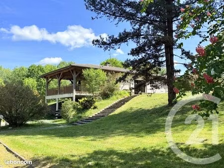 maison 12 pièces 275 m²