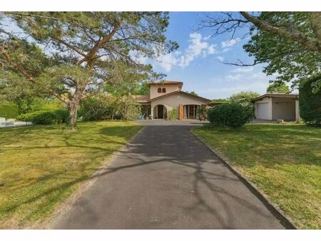 maison de 7 pièces de 150 m² à sadirac
