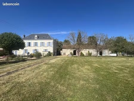 propriété 16 pièces 341 m²