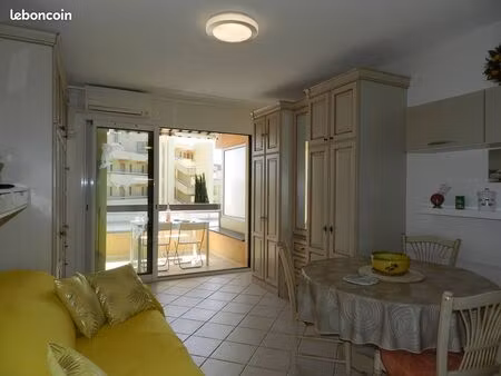 location studio en mai à bormes les mimosas quartier la faviere