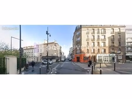 local commercial 1 058 m²