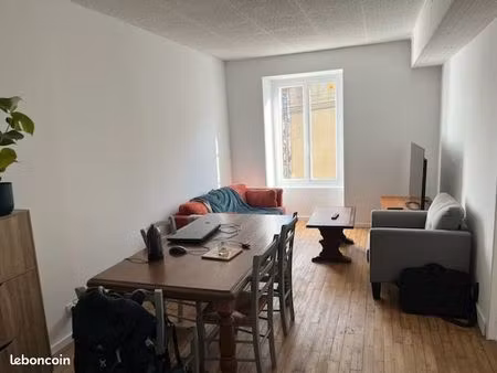 maison de ville 550 euros 60 m2