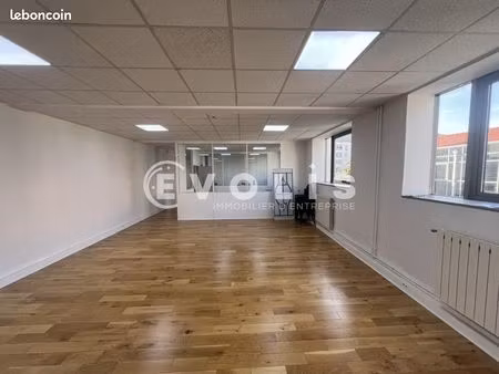 bureaux 140 m²