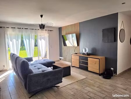 maison rénovée en 2023 – plain-pied 3 chambres – jardin 600 m² + piscine hors sol