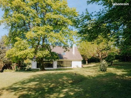 maison d’exception rénovée – 198m² – 1900m² de terrain – domaine de santeny