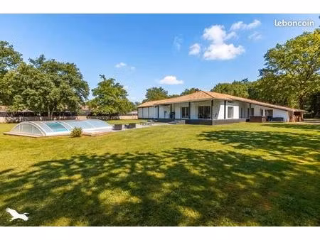 villa 7 pièces 205 m²
