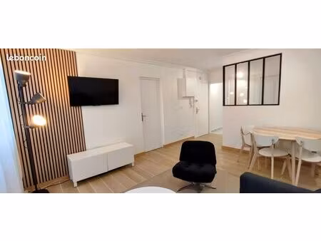 appartement refait à neuf au style épuré  bien situé et proche du métro ligne 14