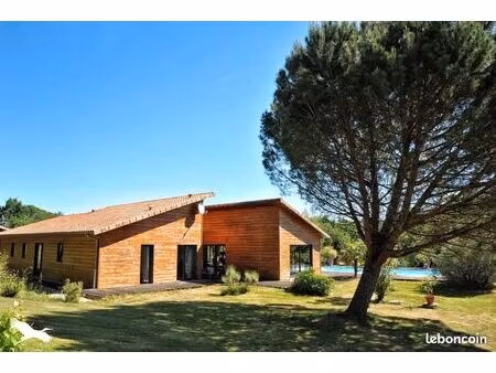 maison 6 pièces 236 m²