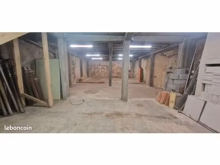 garage / box