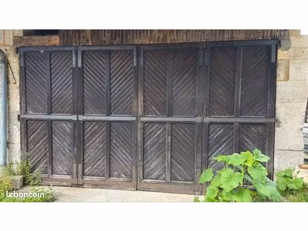 garage 22 m² dans une cour sécurisée