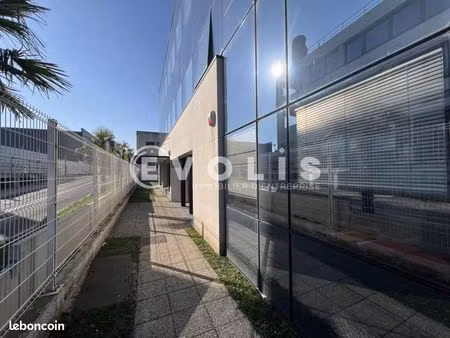 bureaux 317 m²