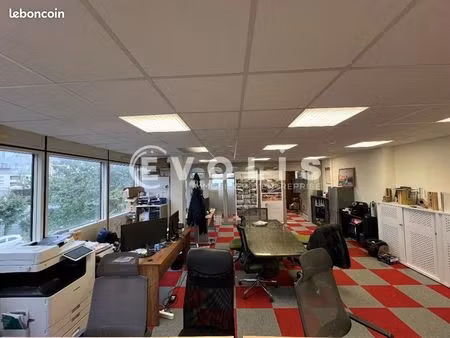 bureaux 87 m²