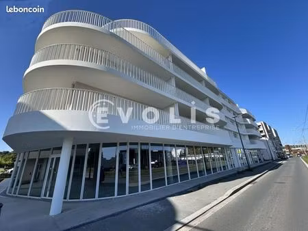 bureau 326 m²