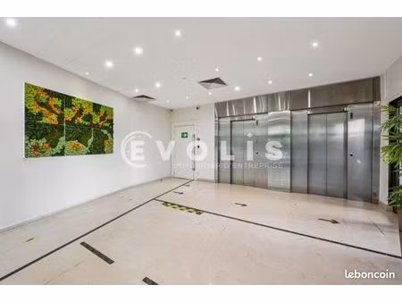 bureaux 358 m²