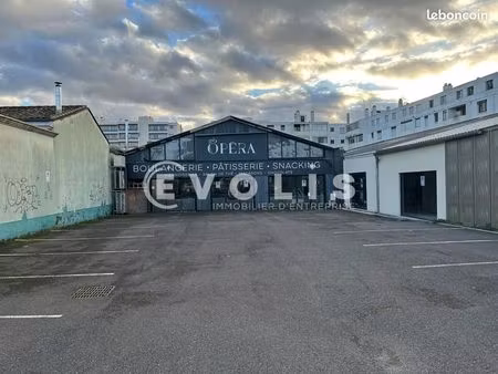 local commercial 150 m²
