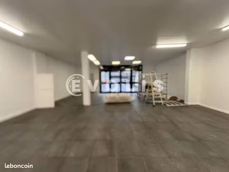 local d'activité 216 m²
