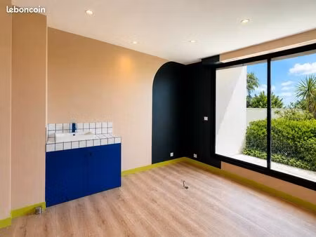cabinet paramédical – salle 12 m² lumineuse – mérignac peychotte – clim