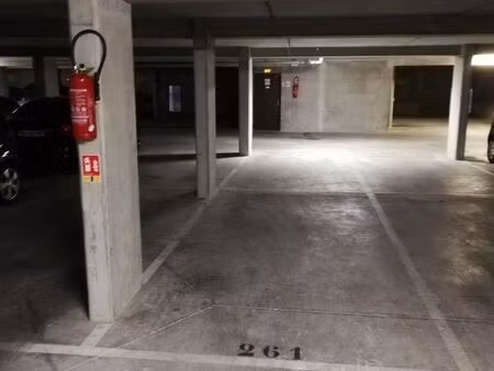 place de parking en sous sol