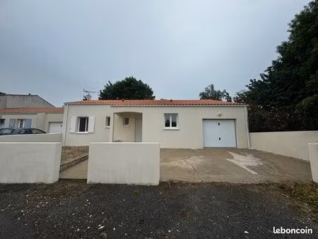 maison plein pied 101 m² à louer - échillais  proche toutes commodités