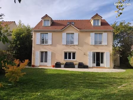 maison familiale perigny sur yerres kaufman & broad 220 m2 (190 m2 carrez)