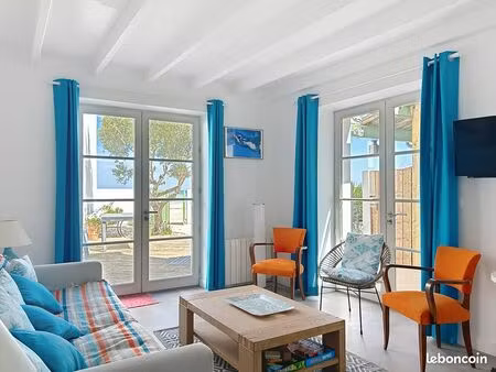 propriété d'exception à 10 m de l'océan avec vue mer