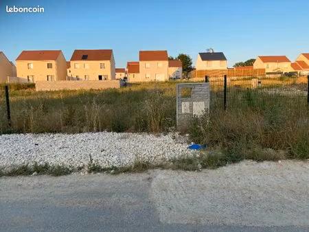 terrain 516 m² marines