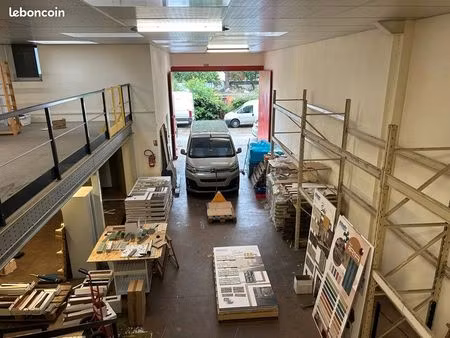 local d'activité 384 m²