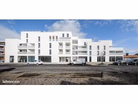 local commercial 81 m²