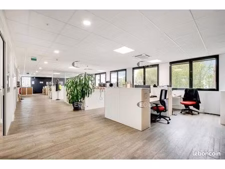 bureaux 1 335 m²