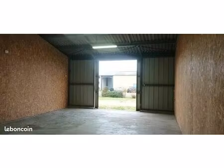 location hangar