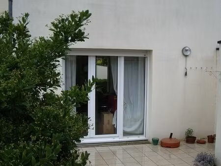 t3 avec garage et cour proche la rochelle