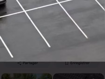 8 places de parking en extérieur