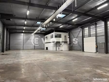 local d'activité 792 m²