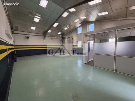 local industriel 300 m²