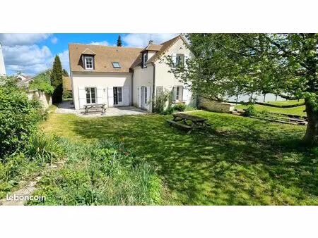 maison/villa de 170 m2 + sous-sol total de 80 m2   6 pièces  4 chambres sur un terrain de 