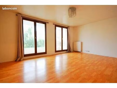 appartement lumineux 51 m² avec balcons – proche centre-ville et tram t2