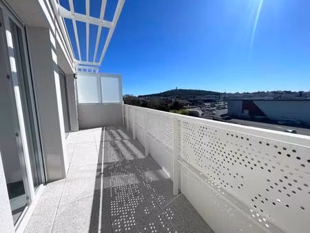 t2 neuf avec terrasse et parking à agde